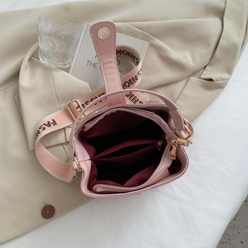 Modische, lässige, tragbare Eimertasche für Damen, neue Herbst- und Wintermode, große Kapazität, Schulter-Crossbody-Tasche