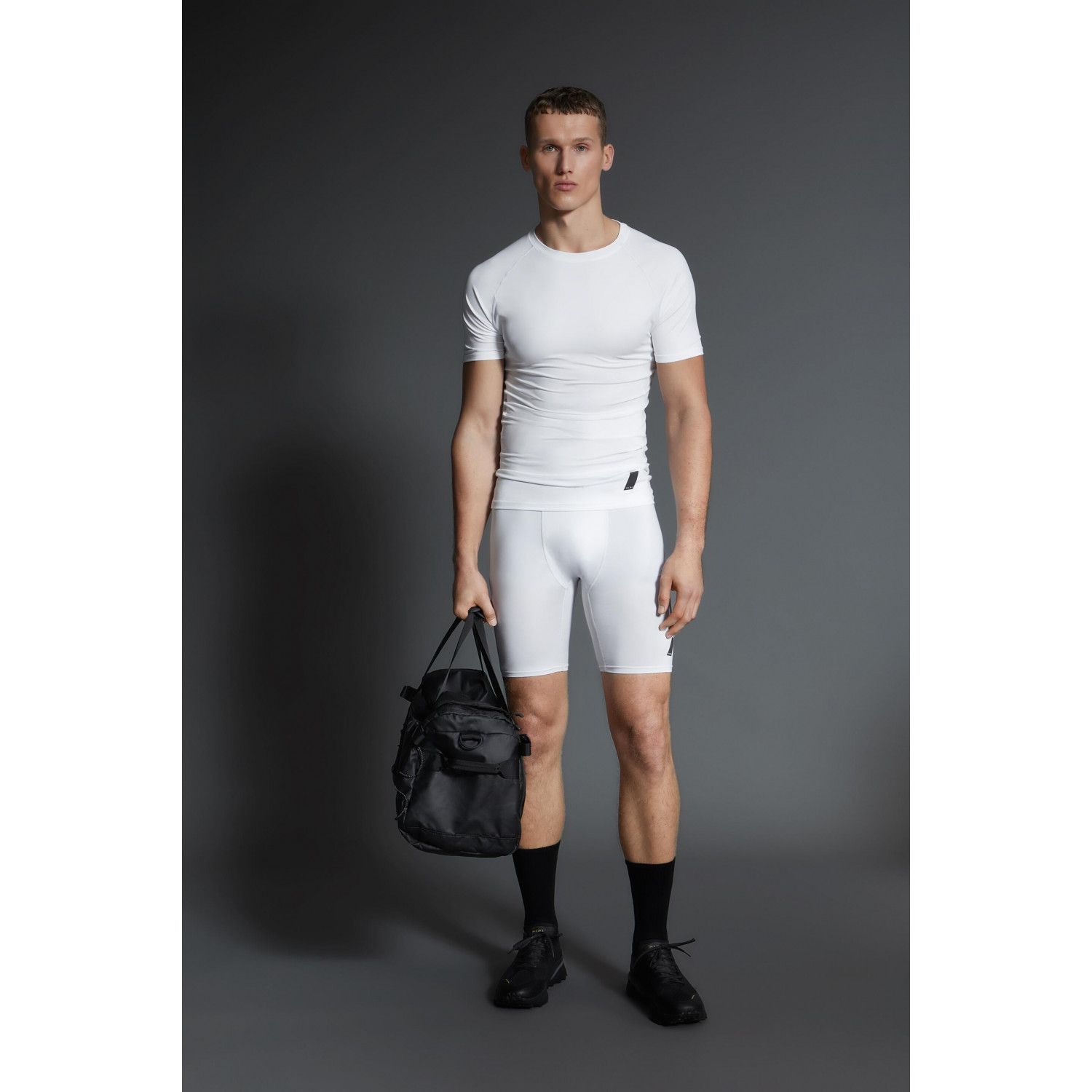 

COMPRESSION SHORT LEGGINGS