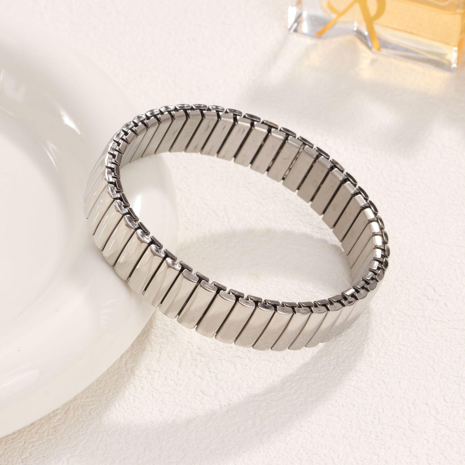 Hochwertiges elastisches Edelstahlarmband für Mädchen - Langlebiges, nicht verblassendes Bestseller-Schmuckstück gray
