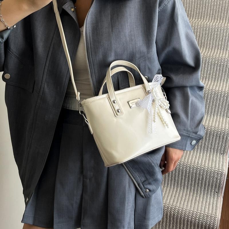 High-end Small Bag Women's 2025 New Fashion Versatile Messenger Bag Spring and Summer Popular Portable Bucket Bag