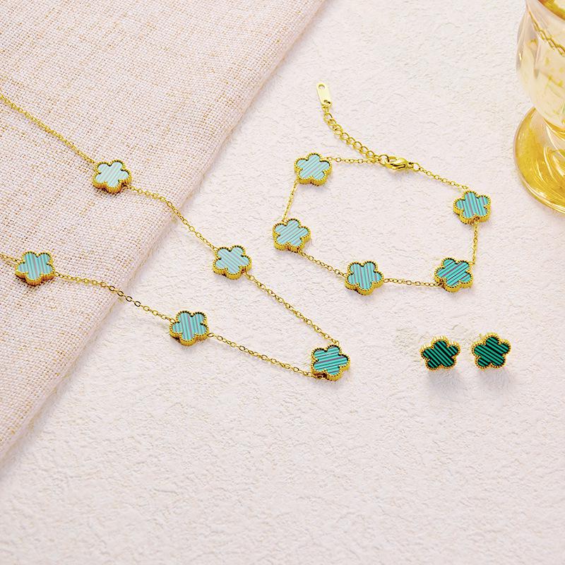 

Набор ювелирных изделий из нержавеющей стали Клевер : Колье, браслет и серьги-пусеты – Высококлассная роскошь с дизайном талисмана на удачу зелёный