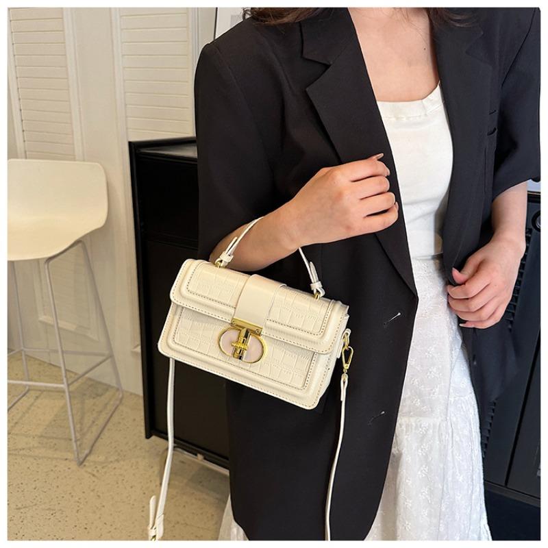A Niche Luxury Single Shoulder Diagonal Small Square Bag with High-end Texture  Solid Color Handheld Box Bag