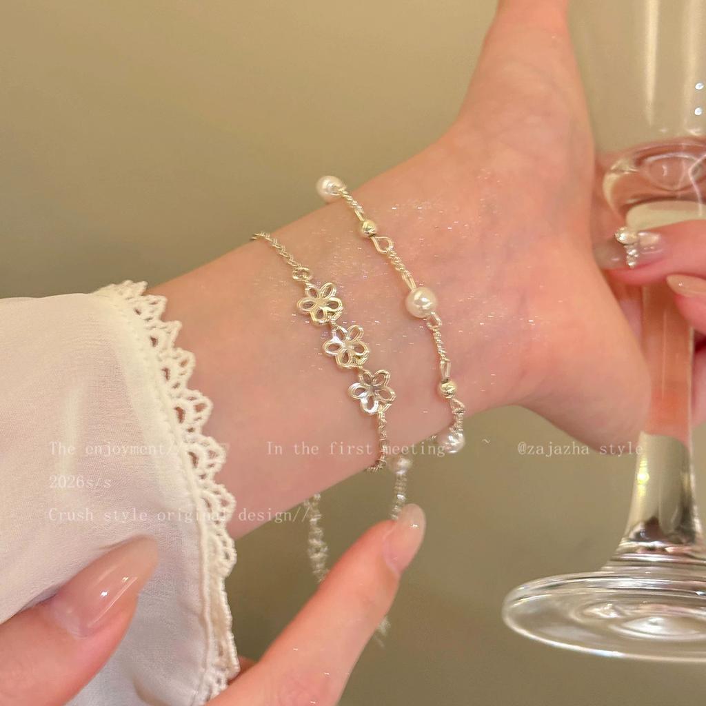 Female Minimalist Exquisite Niche Hollow Flower Bracelet