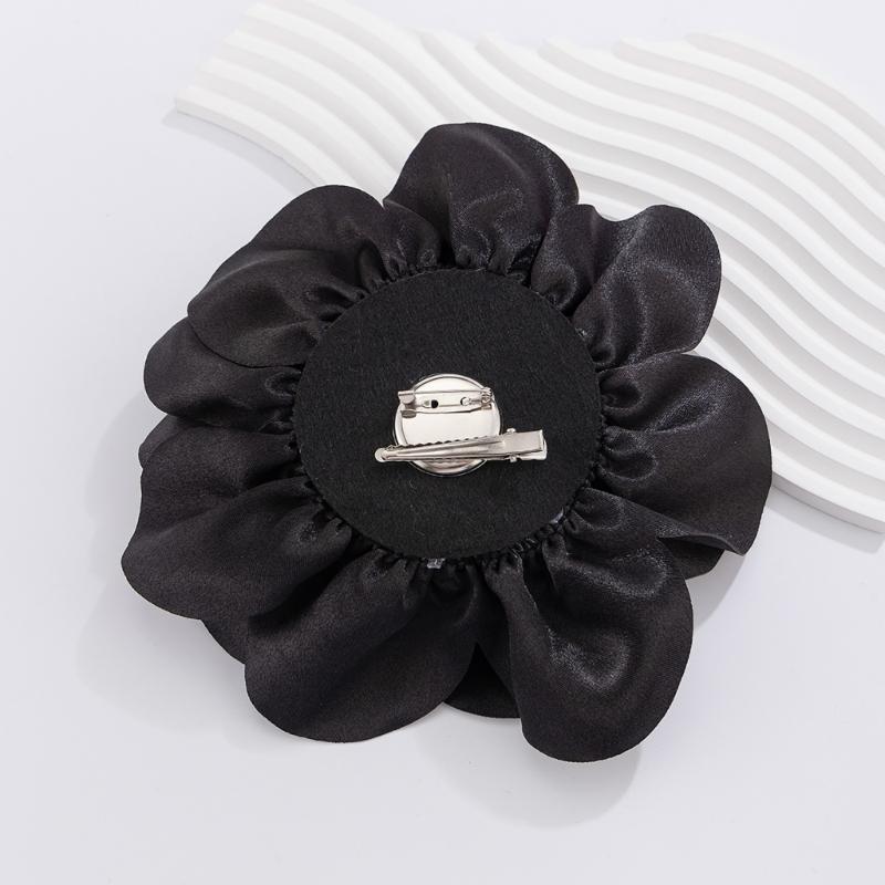 Stilvolle und praktische Stoffblumenbrosche Auffälliger Anstecker mit großer Blume Zarte Stoffblumenbrosche Nadel Accessoire