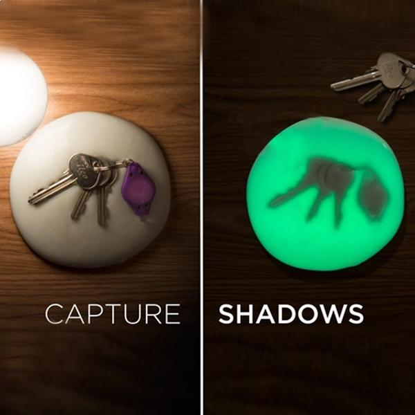 Svítivá a fluorescenční modelovací hmota