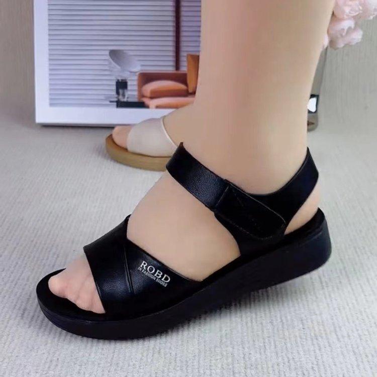 

Flat-soled sandals women s summer soft-soled comfortable shoes lightweight non-slip women s shoes 35 чорний