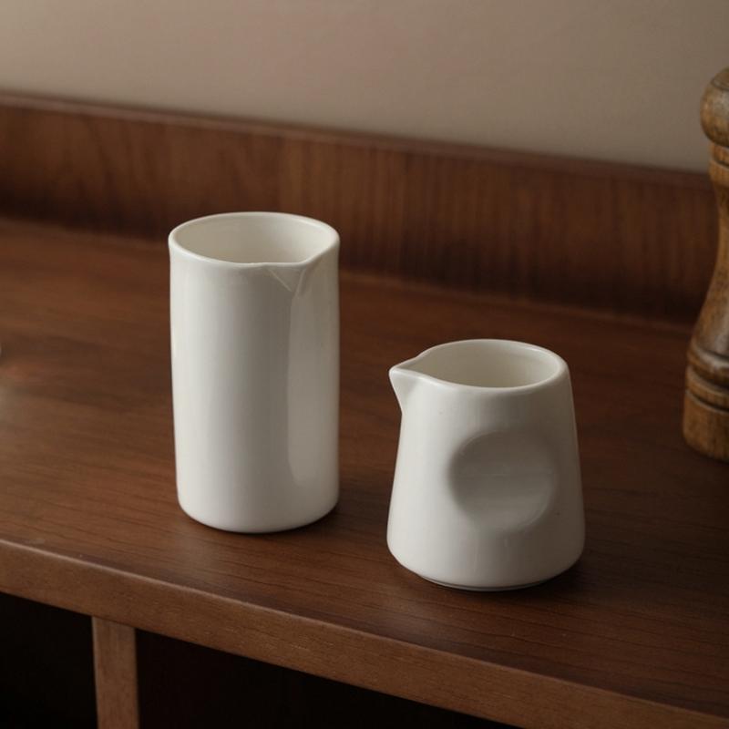 כוסות עם פיה לבנה קרמיקה כד חלב כוס חלב לקפה קנקן חלב סיר רוטב כוס רוטב כלי קפה סיר חלב כלי תבלינים