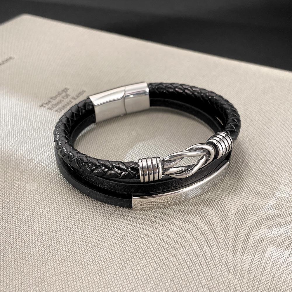 Brățară Punk din Piele Multistrat Trendy: Bijuterii Retro și Versatile pentru Bărbați