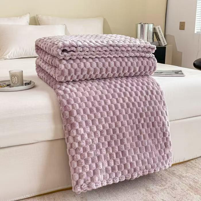 Golden Turtle Velvet Nap Blanket - Thick, Customizable & Multi-functional Coral Velvet Throw for Students
