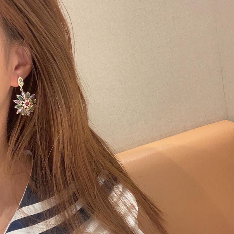 Mixed Color Zircon Micro Inlaid Flower Earrings for Women with Copper Plated Temperament Earrings Short Style Decorative Face