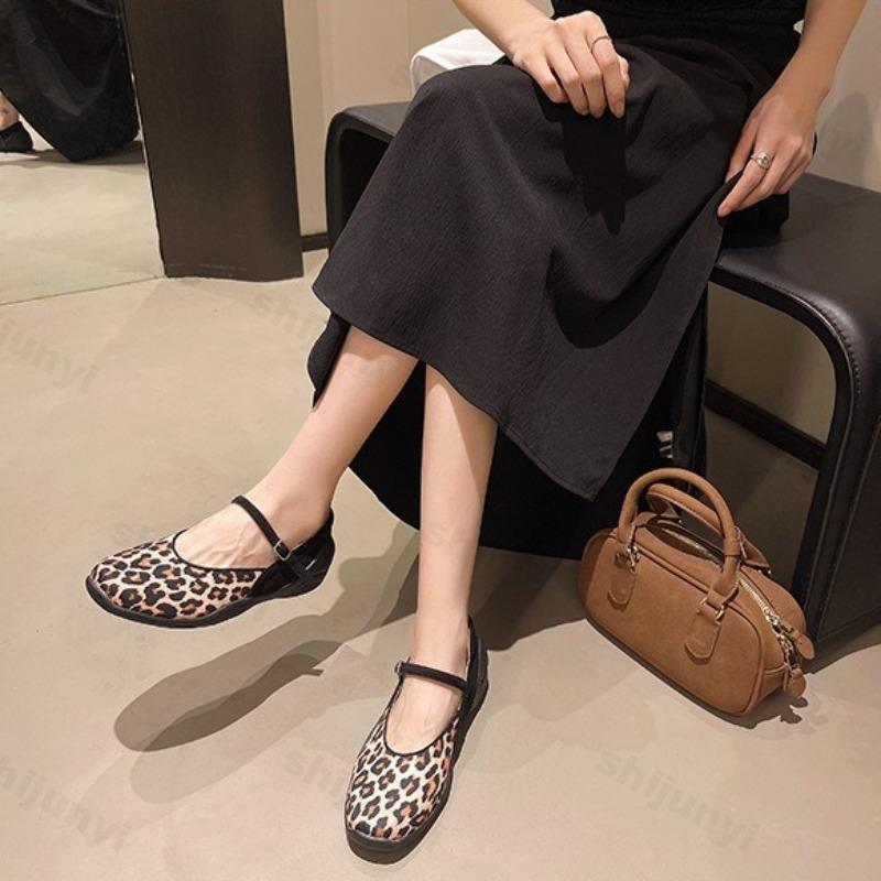 Fashion 2025 Autumn New Leopard Print Fashion Shallow Mouth Single Shoes for Women's Soft Soled Comfortable Versatile Casual Flat Pumps