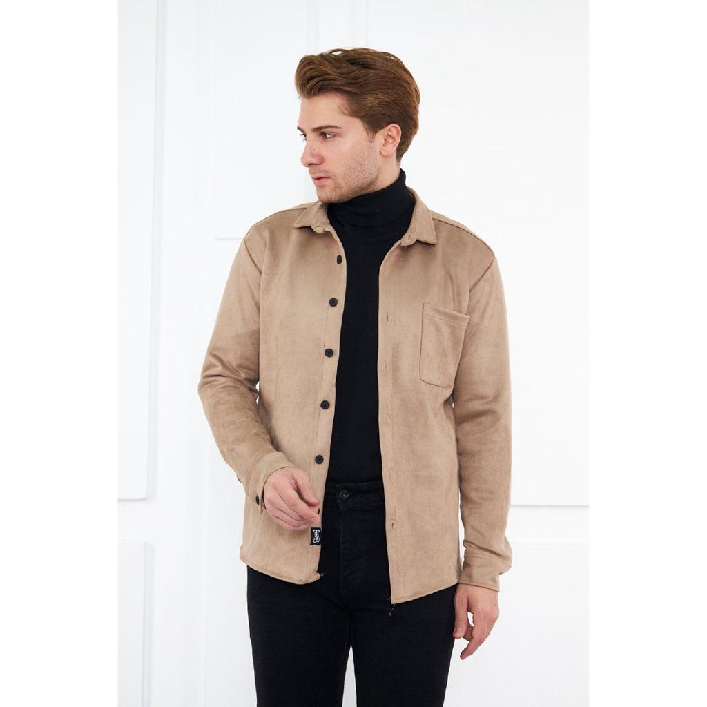 Wildleder-Hemd mit einer Tasche und normaler Passform