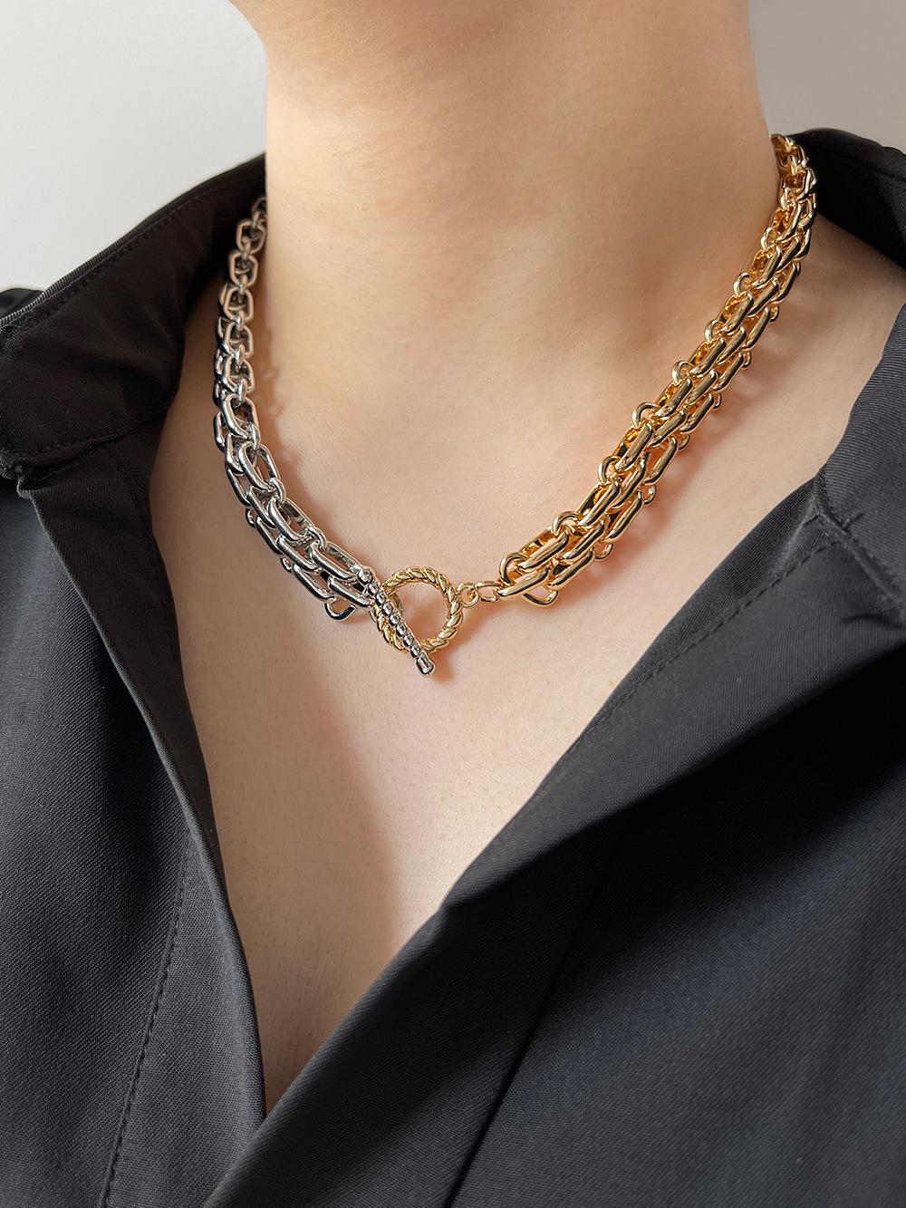 

2022 Европейская и американская мода Холодный ветер Металлическая текстура Двухцветное ожерелье с пряжкой OT для женщин