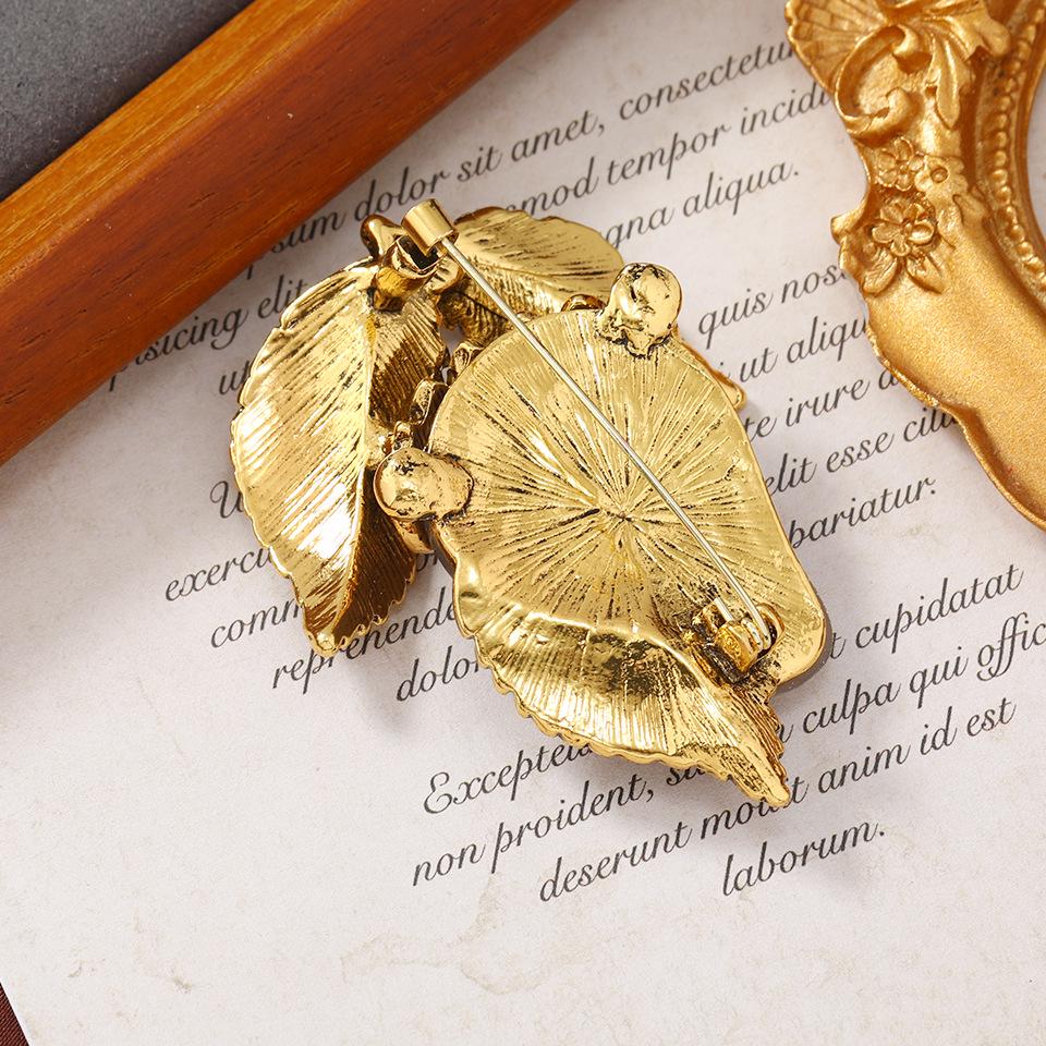 Strawberry Resin Brooch: Sweet Fruit Pin for Women's Coat or Jacket Accessories
