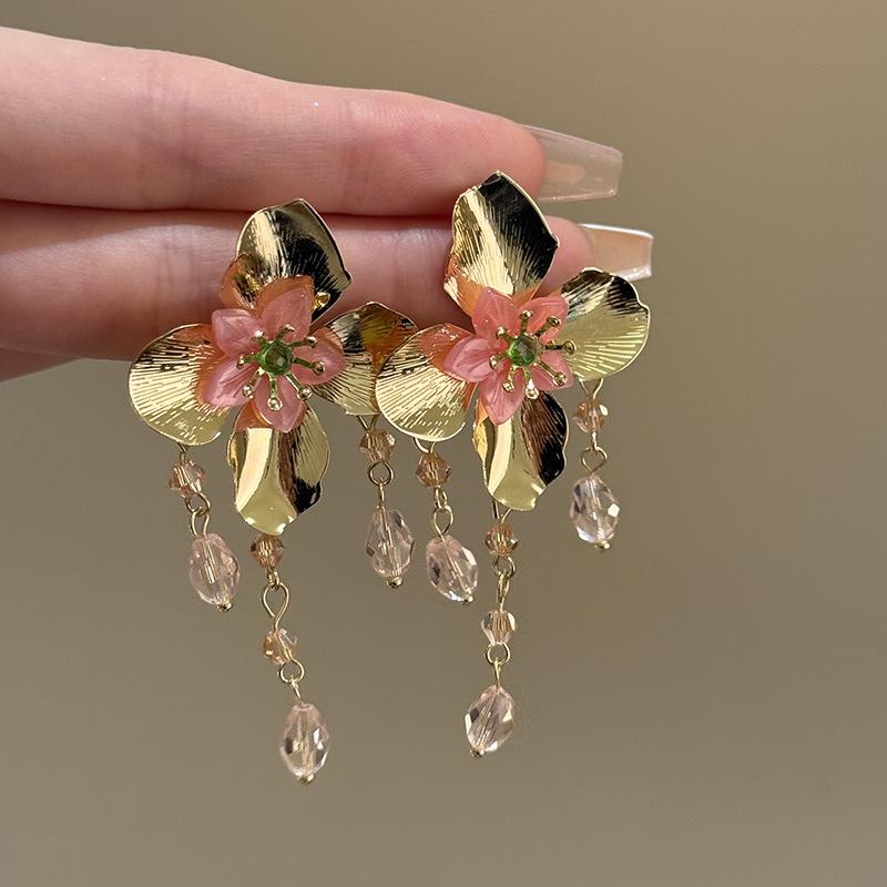 Resin flower glass bead fringed earrings fashion exquisite light luxury stud earrings high sense temperament personalized earrings