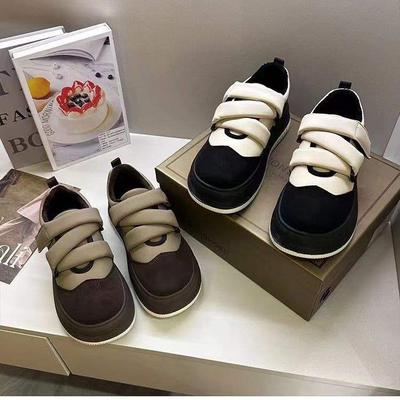 Thick-soled Autumn and Winter 2025 Velvet Casual Bread Shoes Women's Warm New Magic Sports Board Shoes Sneakers