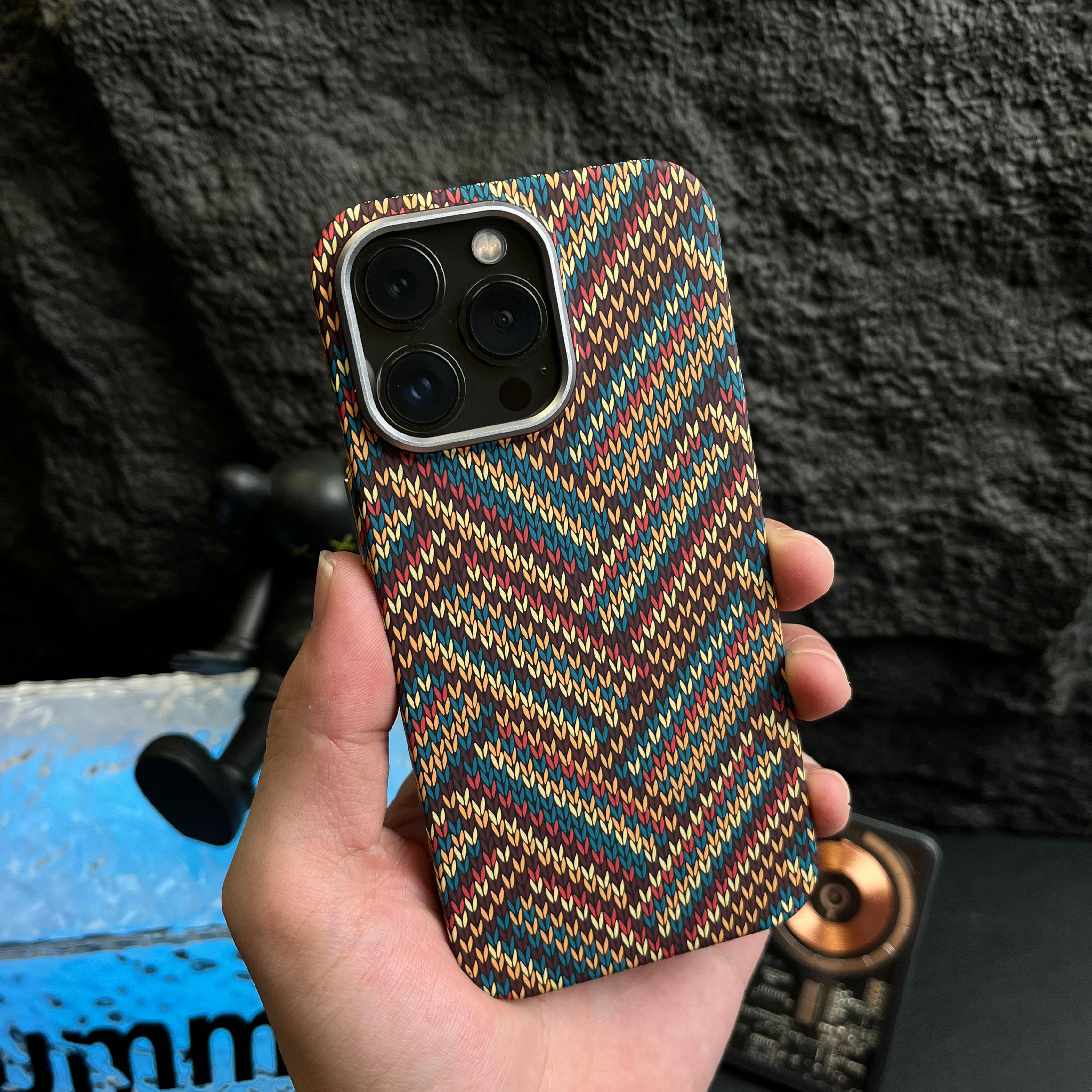 

Carbon Fiber Relief Magnets Phone Case for iPhone 17 16 Pro Max Cover Magnetic Charging Shell Metal Lens Protector Hard PC Coque For iPhone 16 Pro Max