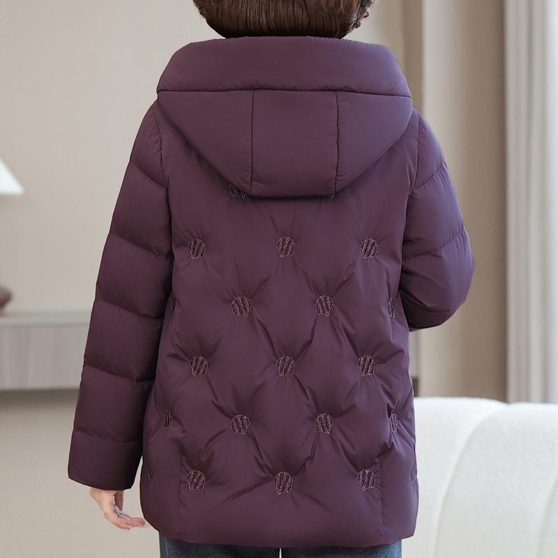 Nadměrná velikost XL-6XL Dámská krátká prošívaná bunda středního věku Zimní svrchní oděv s kapucí Elegantní výšivka Hřejivé péřové kabáty