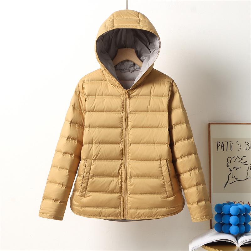 Nuova giacca piumino leggera e sottile da donna corta con cappuccio senza cuciture per la madre leggera moda casual autunno e inverno