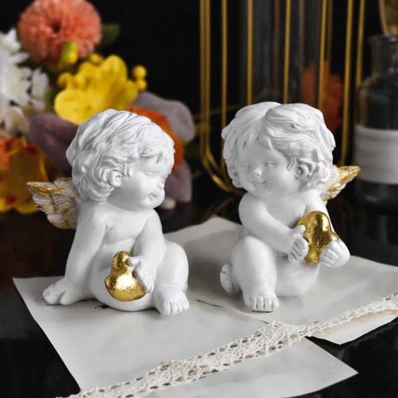 Romance Baby Little Angelic with Heart Desktop Figurine Resins Cherub Statue Sculpture Ornament for Valentines Gifting