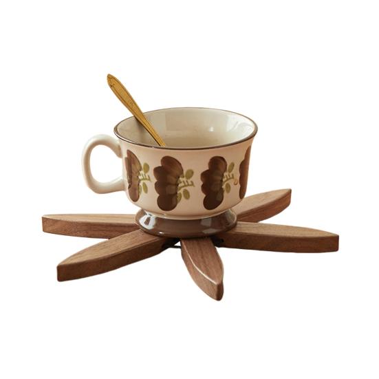 1/3/4/5 ks Ořechové dřevěné podložky se stojanem Žáruvzdorné podložky na hrnce Pánve Design tvaru vánočního stromku Podložky podložky do kuchyně Dekorace stolu Dárek