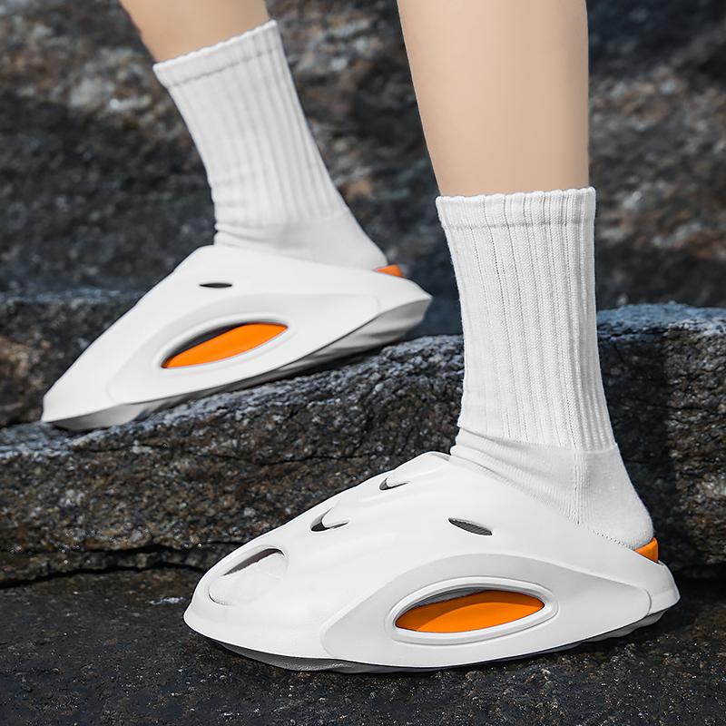 Nya herrtofflor utomhus inomhus strand sandaler bekväma tjocka mjuka tofflor män kvinnor vardagsskor män flip-flops tofflor