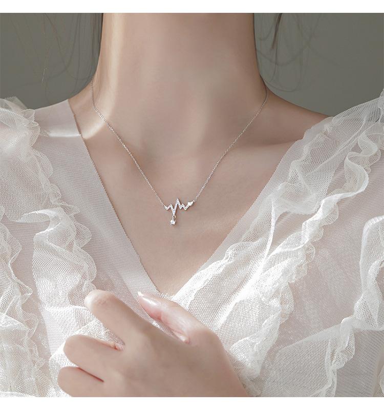 Minimalist Sparkling Diamond ECG Heartbeat Necklace For Women Elegant Delicate Collarbone Chain Unique Jewelry Gift