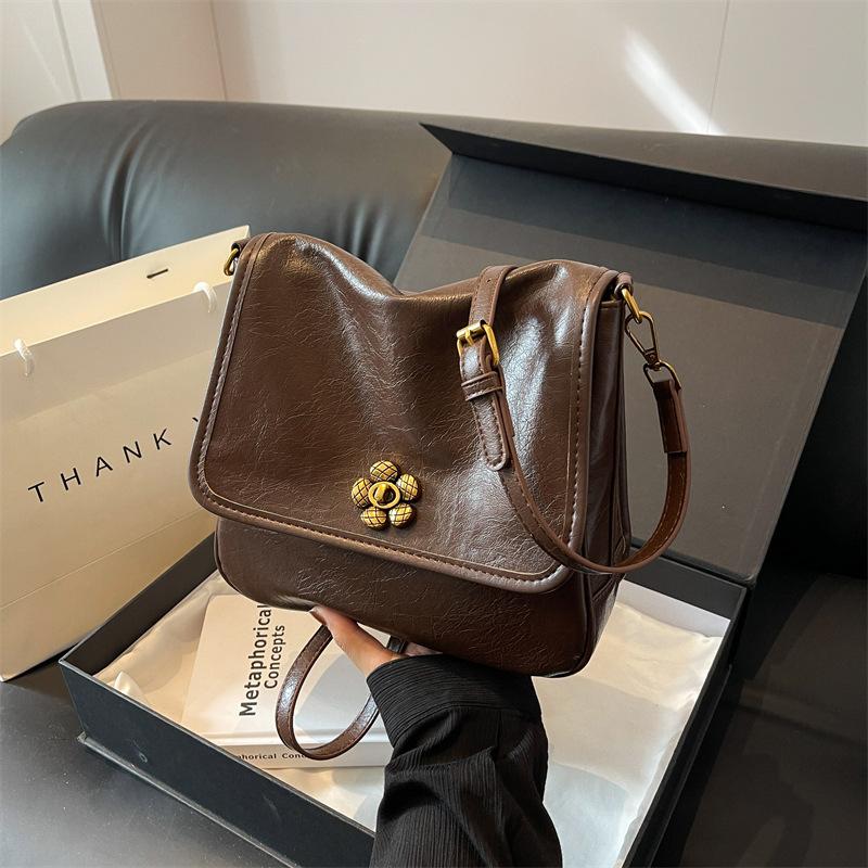 Underarm bag women's 2025 new trendy fashion high-end shoulder bag retro versatile commuter messenger small square bag