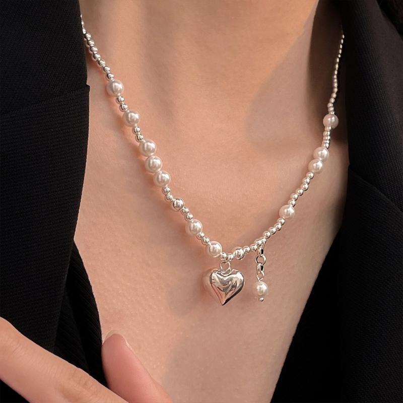 Elegant Big White Imitation Pearl Bead Necklace for Women Heart Shape Clavicle Chain Sweet Wedding Party Jewelry