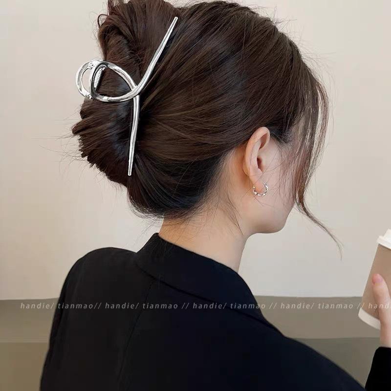 Pinza a morsetto in metallo ad alto livello con fiocco per capelli 2024 per donna: Pinza per Capelli a Forma di Squalo, Grande, Elegante, Stile Freddo, per la Nuca