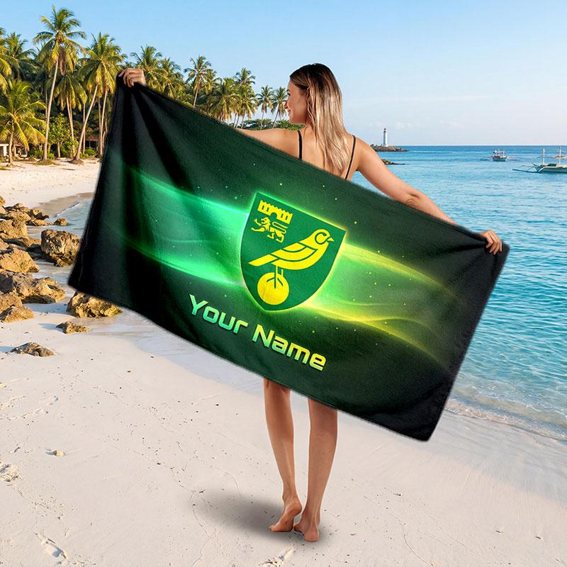 Norwich City Benutzerdefiniertes Strandtuch, Personalisierter Textdruck mit Namen, Weiches, schnell trocknendes Handtuch mit Fußballlogo, Urlaubsgeschenk