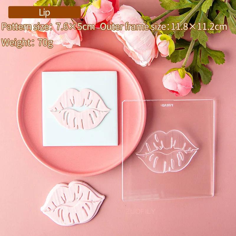 Love Heart Cutting Suit Acrylic Cookie Mold Biscuit Cutter Molds Hearts Shape Embossed Handmade Bakeware Tool for Valentines Day