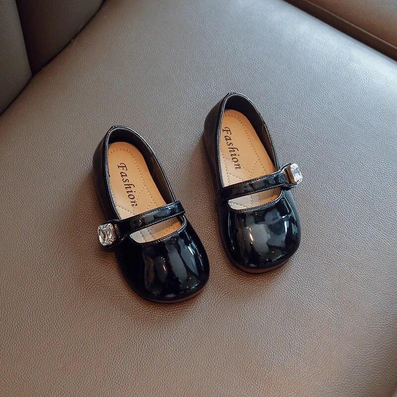Spring Autumn Patent Leather Girls Shoes Fashion Rhinestone Princess Shoes Shallow Kids Party Dress Shoes Solid Color Mary Janes