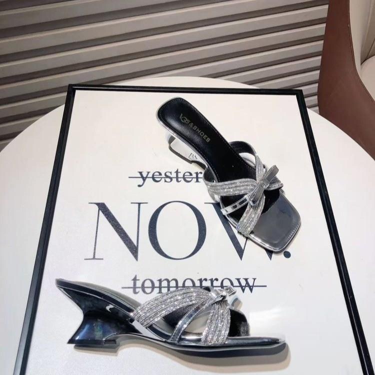2025 summer new outer wear celebrity rhinestone open-toed slope heel cool slippers female niche design special-shaped heel