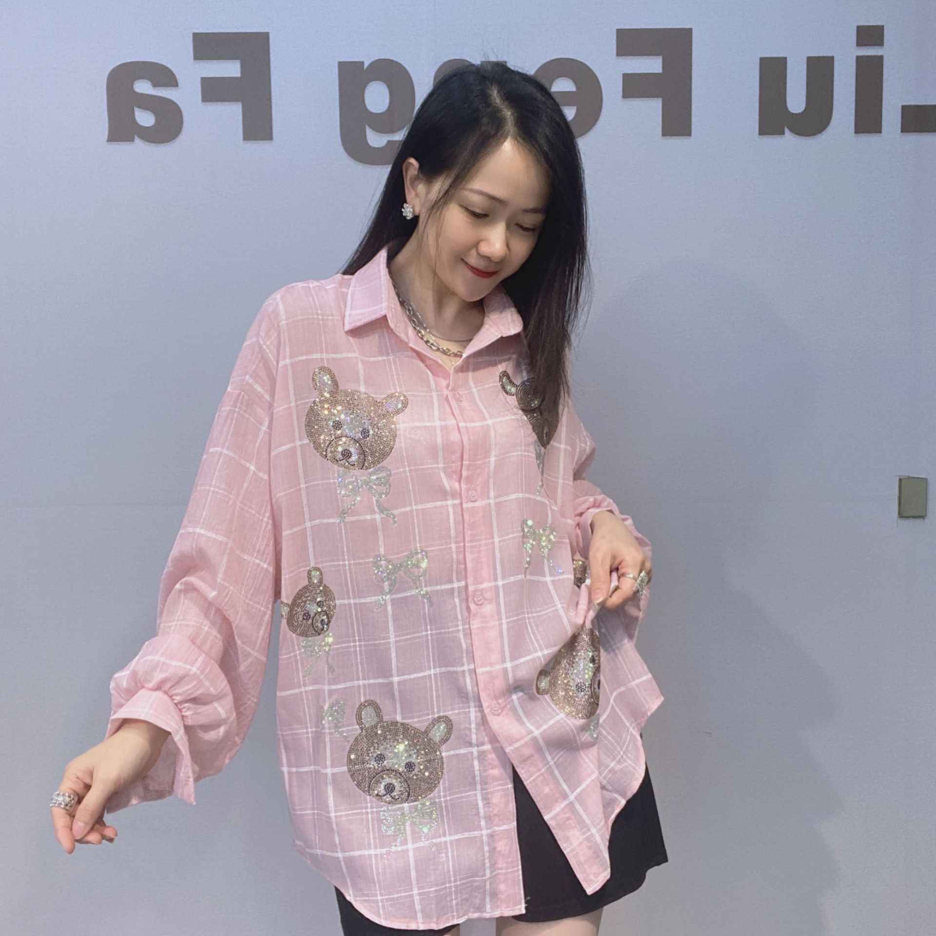 

Relaxing Versatile Breathable Checked Sun-protective Shirt for Women, A Casual and Laid-back Summer Top with A Loose Fit. One size