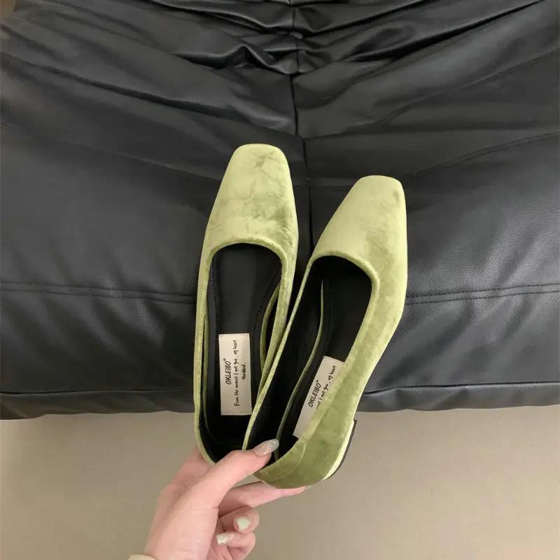 Fashion Retro Red Velvet Flat Shoes for Women 2025 New Spring and Autumn French Leopard Loafers Pattern Women Shoes Ladies