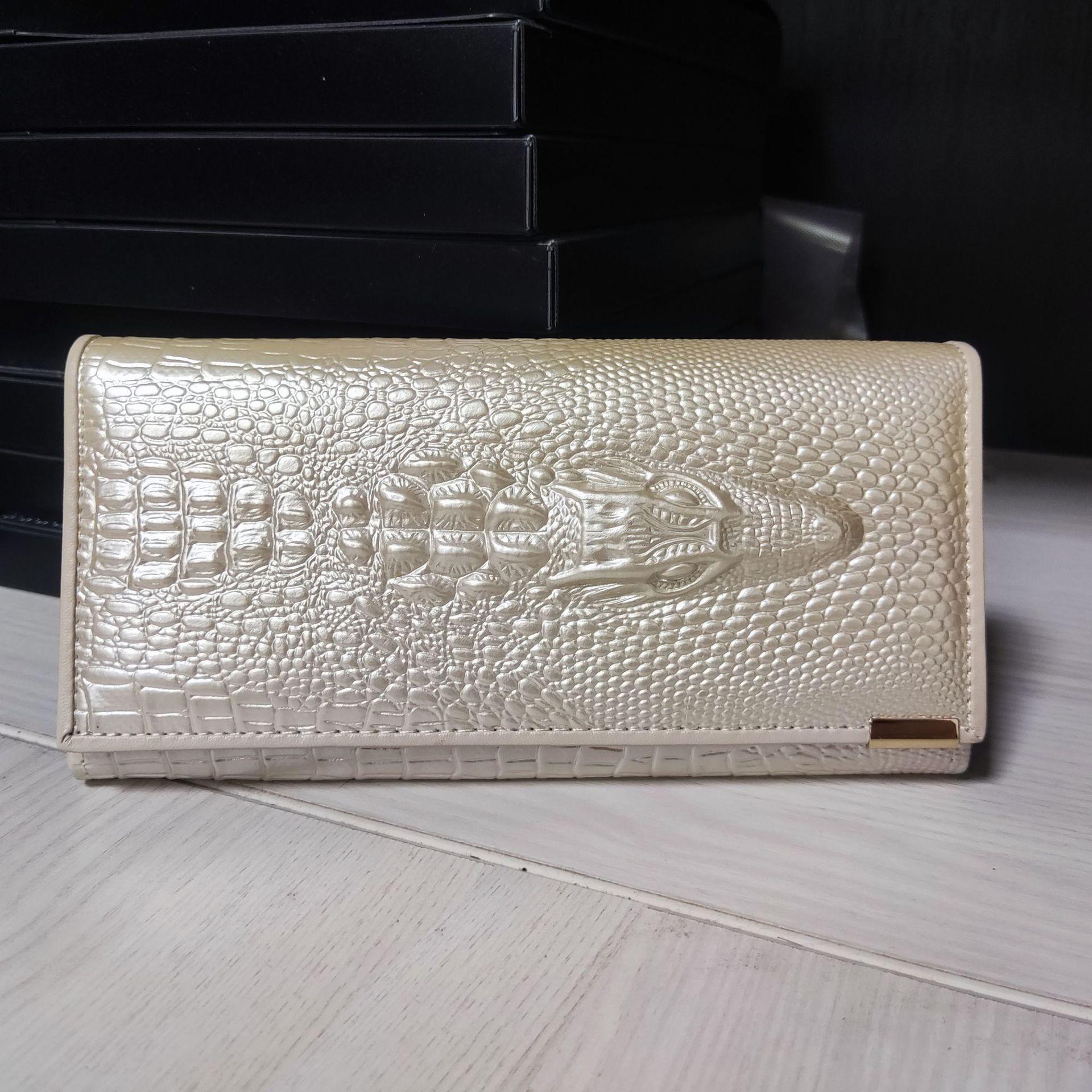 

Женский кошелек под крокодила Scione слоновая кость