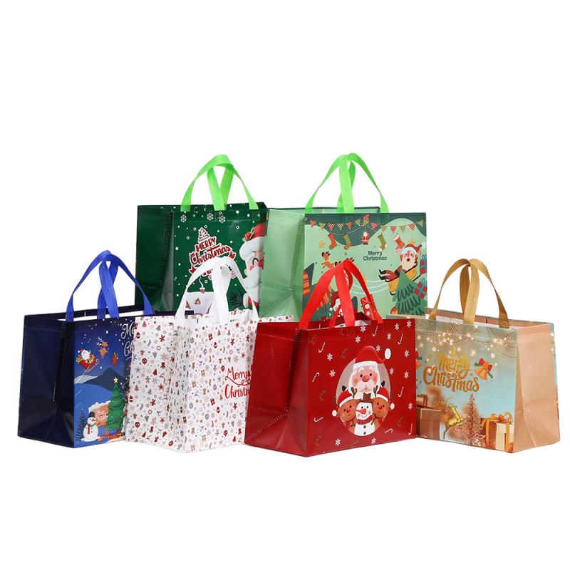 Non Woven Christmas Gift Bag Printed Tote Bag High Capacity Foldable Gift Storage Waterproof Bag Shopping Bag for New Year Xmas