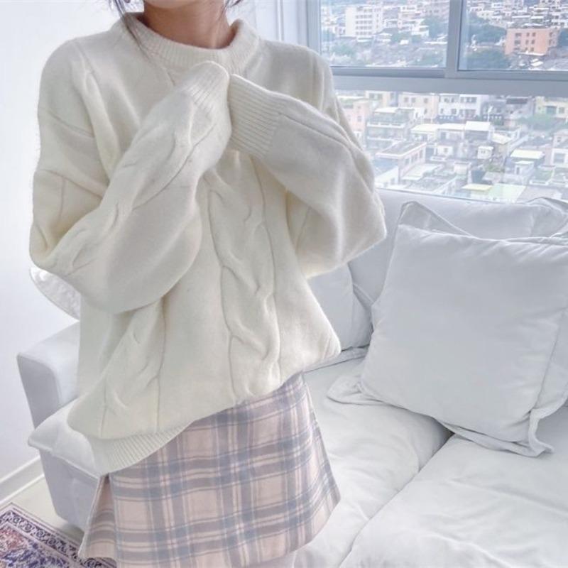 Crew neck sweater women's autumn and winter lazy style loose design soft waxy knitted sweater top effect