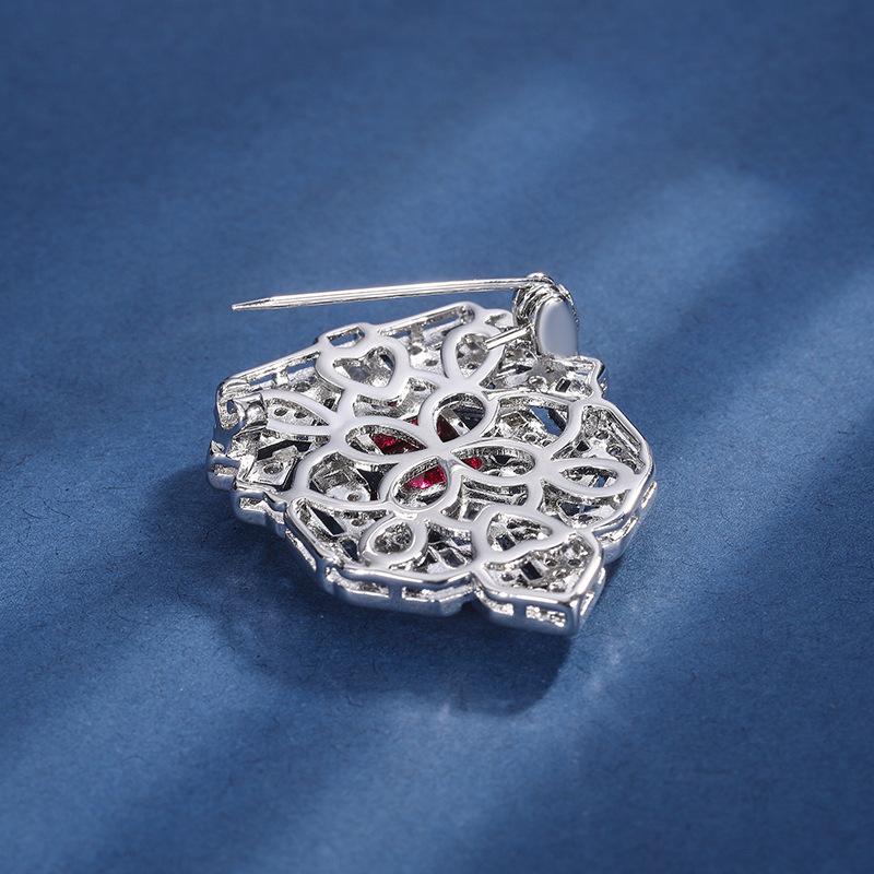 Summer Women's Simple Korean Version Fashion and Temperament Women's Brooch Colorful Style with Zircon Green Red Accessories