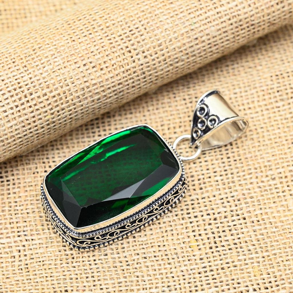 Vacker kromdiopsid ädelsten Handgjord 925 Sterling Silver Smycke Hänge För Kvinnor