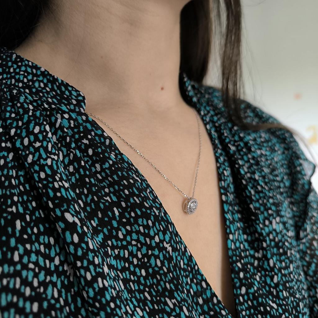 Silver Necklace with Cubic Zirconia, Item Weight 2.23 G (2184393)