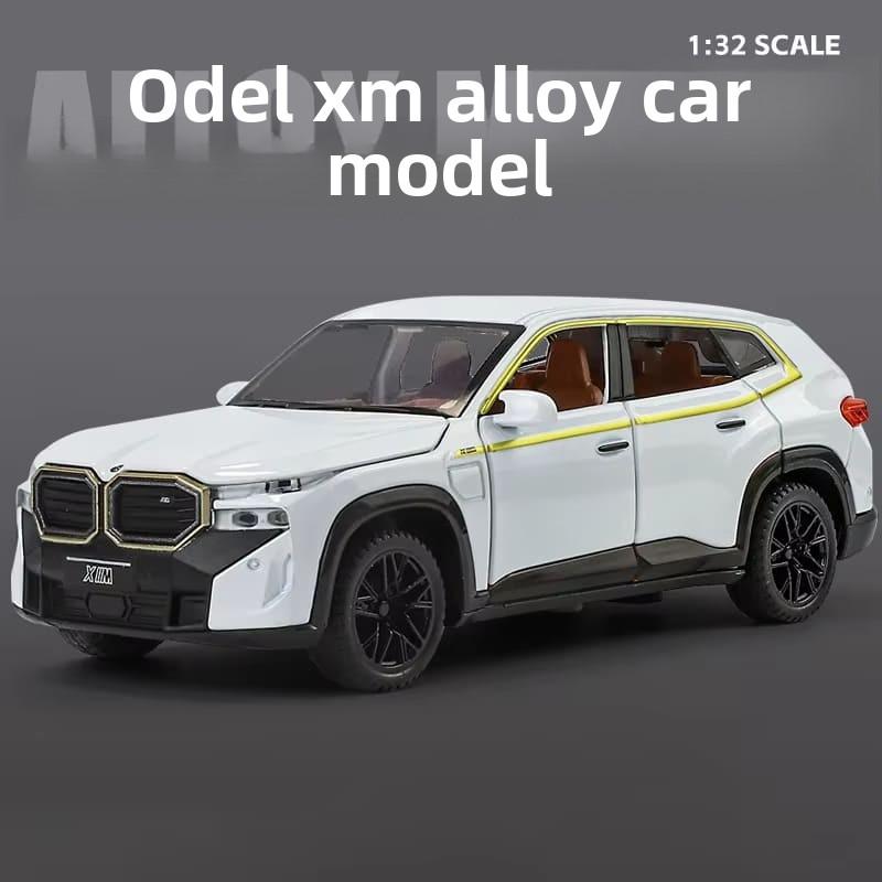 Nové 1:32 BMW XM SUV Šestidveřový Simulační Slitinový Odlévaný Model Auta Zvuk a Světlo Natahovací Dětská Hračka Kolekce Ozdoby Dárek k Narozeninám pro Chlapce
