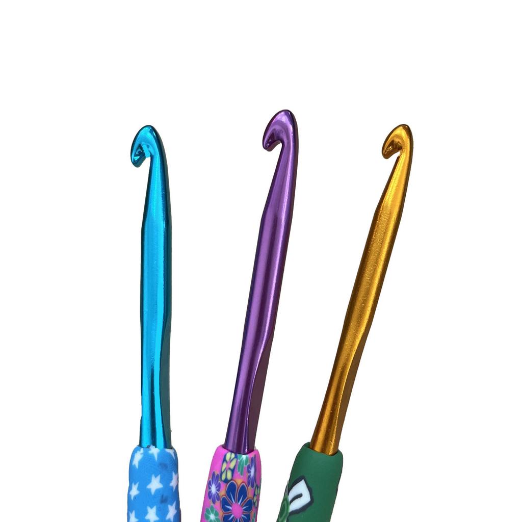 Handmade Crochet Hooks Set 12 Pcs Soft Clay Floral Handle Metal Yarn Needles for Knitting
