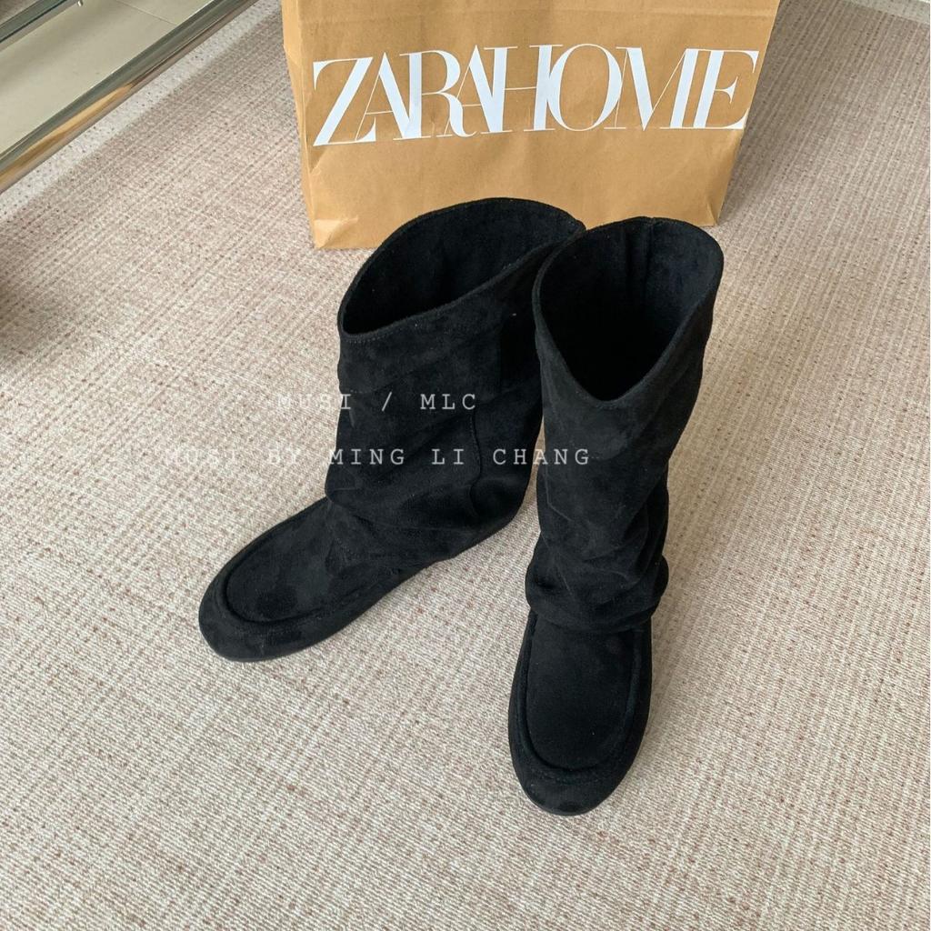 2025 Frühling und Herbst Damen Wildleder Runde Spitze Flacher Boden Temperament Innere Höhenerhöhung 3CM Ein Pedal Stiefel Rauchrohrstiefel