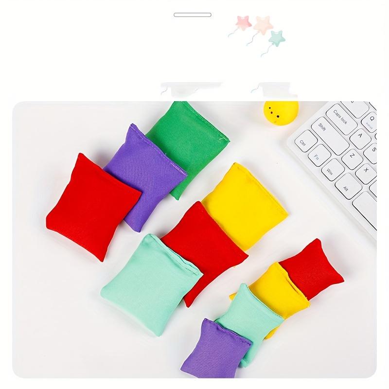 6 Pezzi Piccolo Sacchetto di Sabbia per Bambini Lancio Quadrato Bambini + Pallina Sacchetto di Sabbia Sacchetto di Sabbia Tela Spessa Colorata, Colori Misti Verranno Inviati in Qualsiasi Momento.