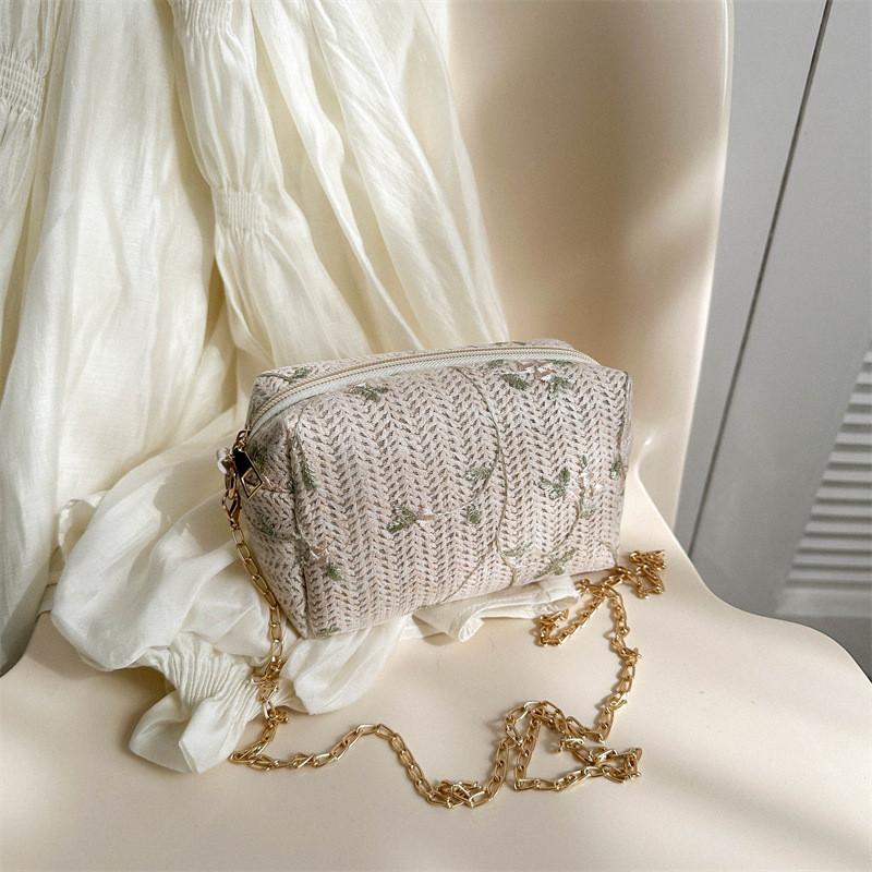 Trendy Woven Single Shoulder Bag For Women Unique Small Square Design Perfect For Everyday Use
