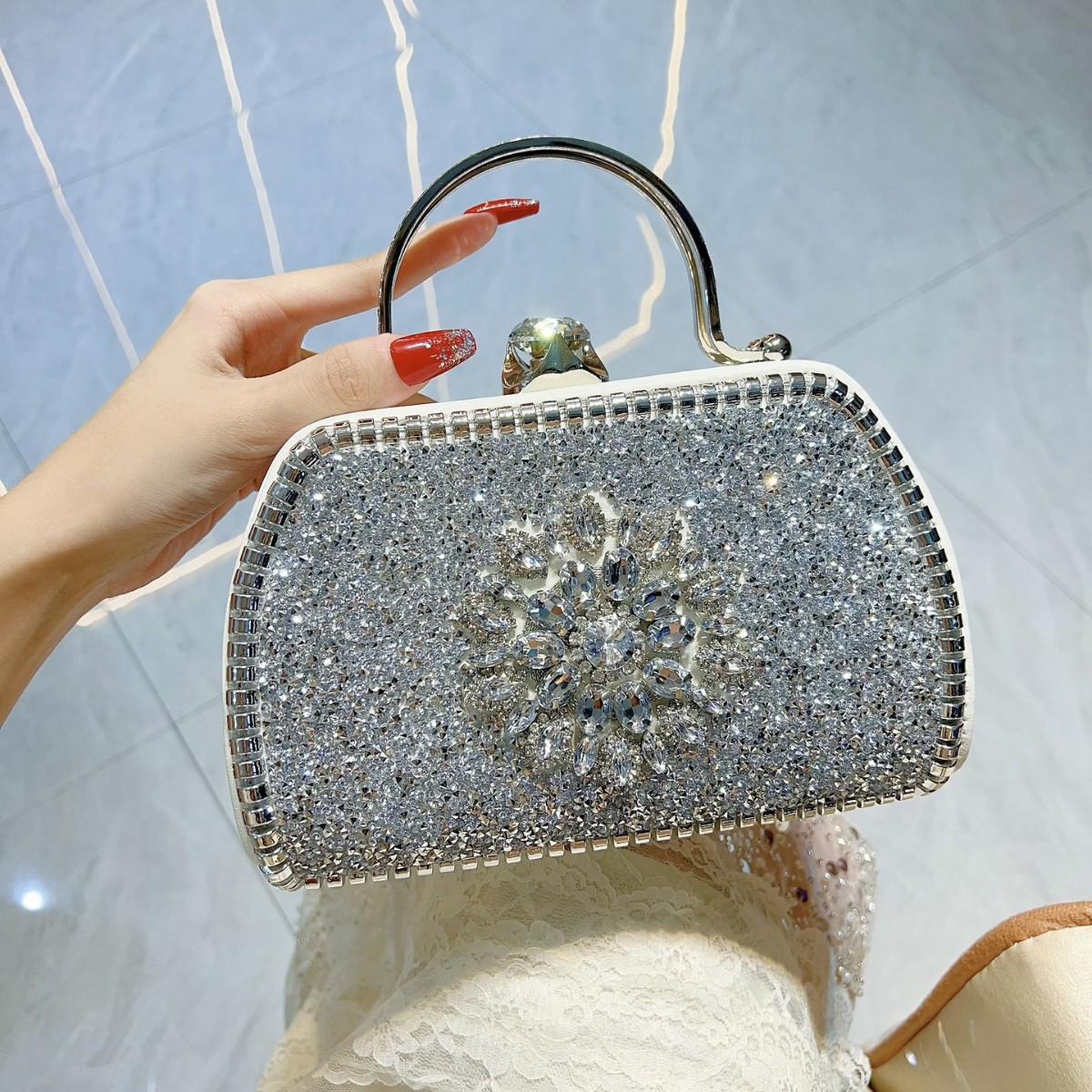 

Сумка через плечо Ципао с подсолнухом и стразами для женщин белый