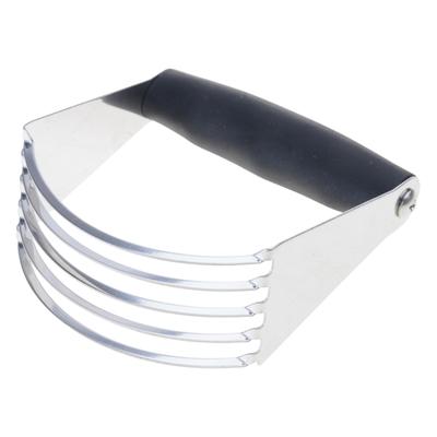 Hochwertiger Stahlschneider zum Backen und zur Teigzubereitung mit ergonomischem Griff und
