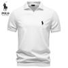 Polo d'été pour homme en Tencel avec broderie Style Old Money Soie Lisse Sensation de fluidité Hommes d'affaires Polo à col mouette